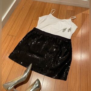 DKNY Sequin Mini Skirt - size Large elastic waist stretch 16” length